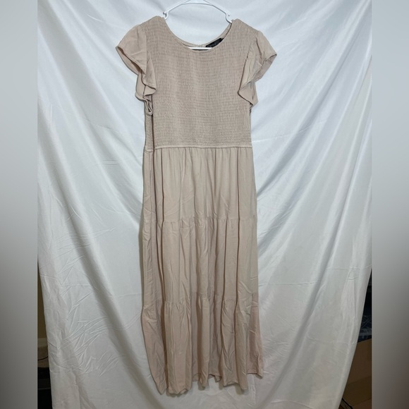 Elegant Beige Maxi Dress - Picture 1 of 4